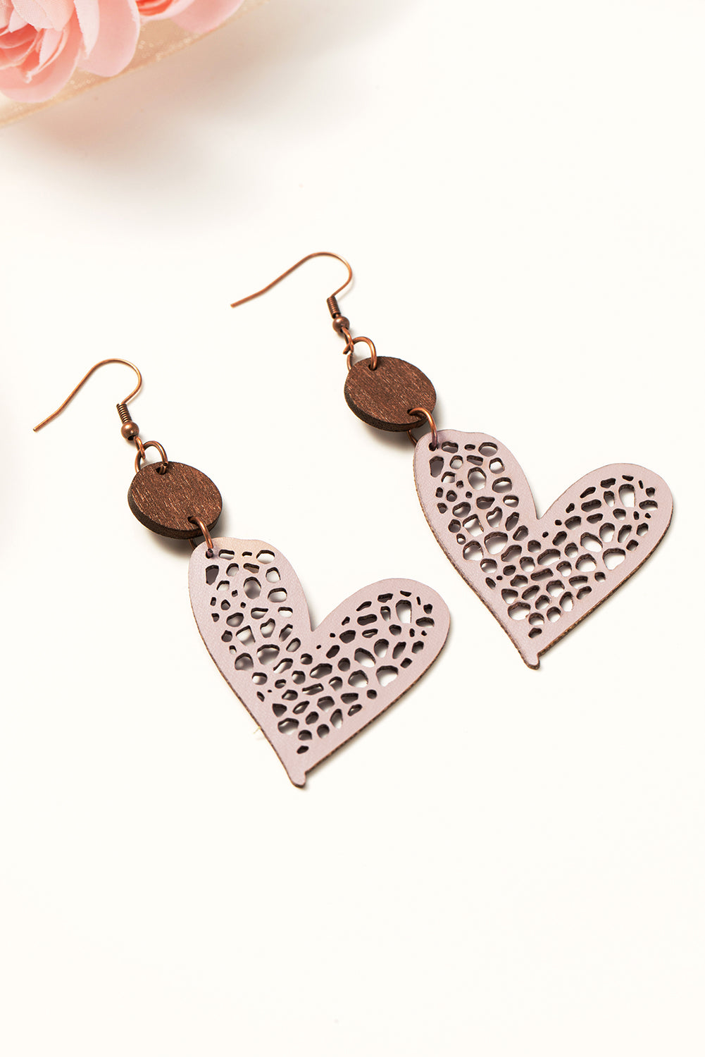 Pendientes colgantes con forma de corazón de amor hueco en color rosa claro para San Valentín